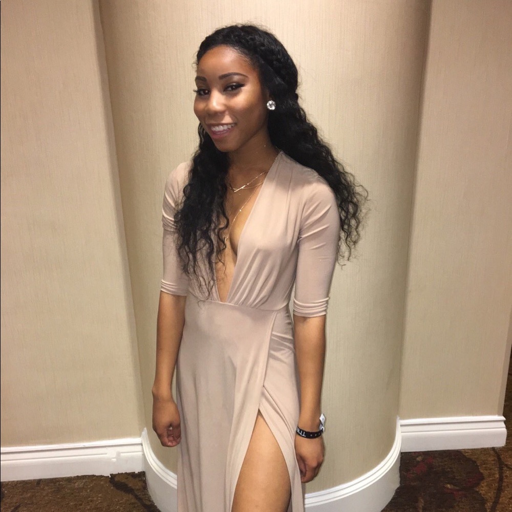 Beige plunge dress with slit